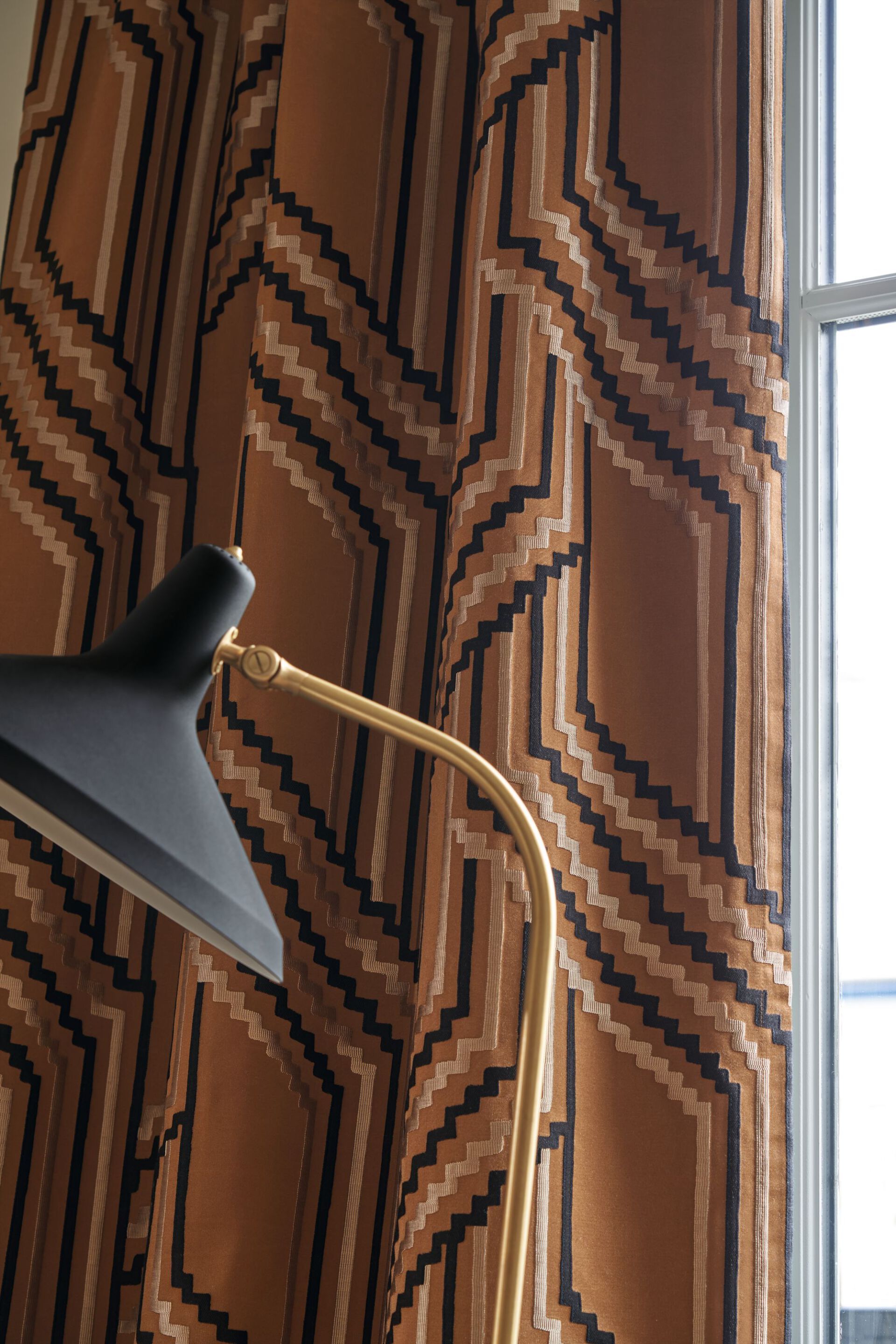 Жаккардовая ткань с графическим рисунком Casamance Porte des Lilas ARCH-00099912 - Вид №1