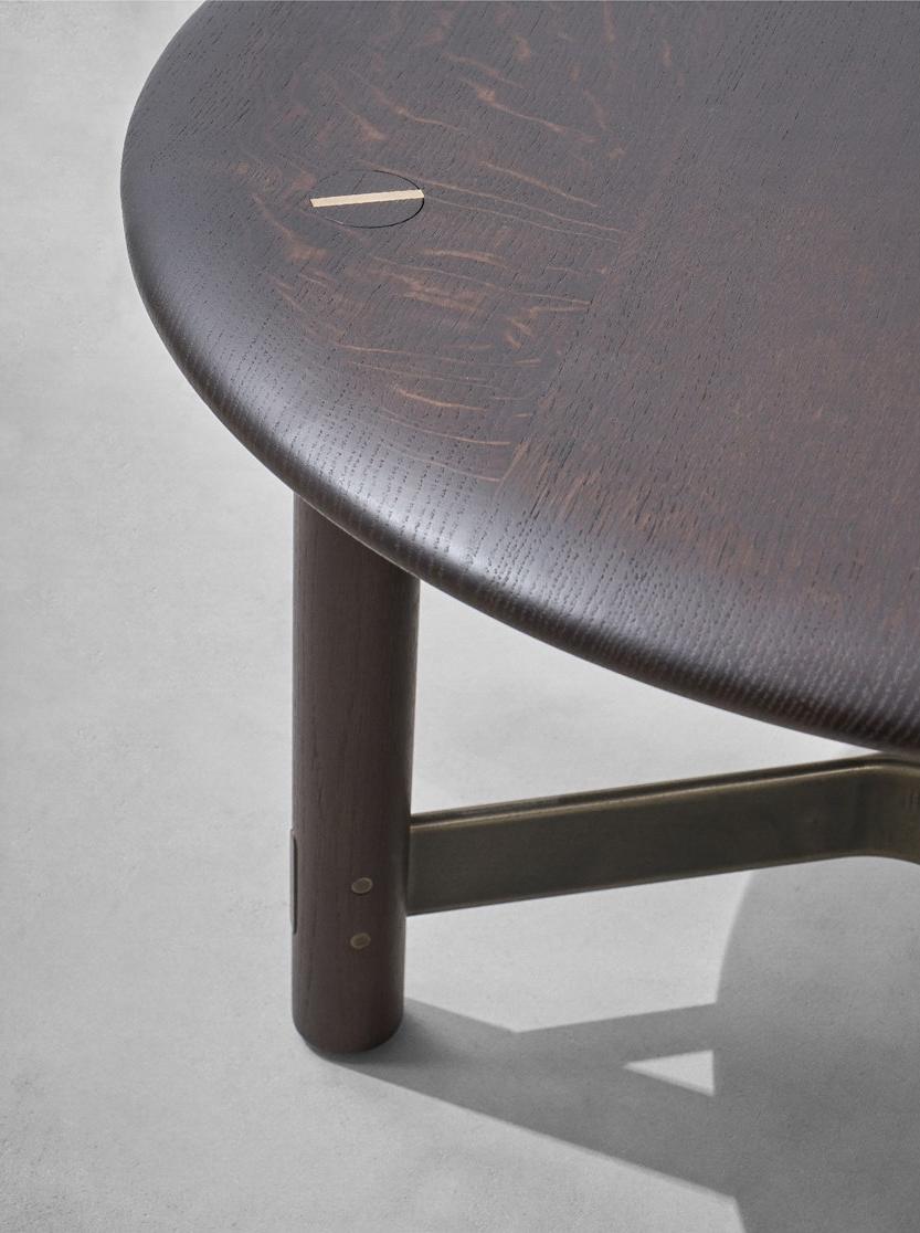 District Eight Низкий круглый журнальный столик из дуба Stilt M1007-c  - Вид №7