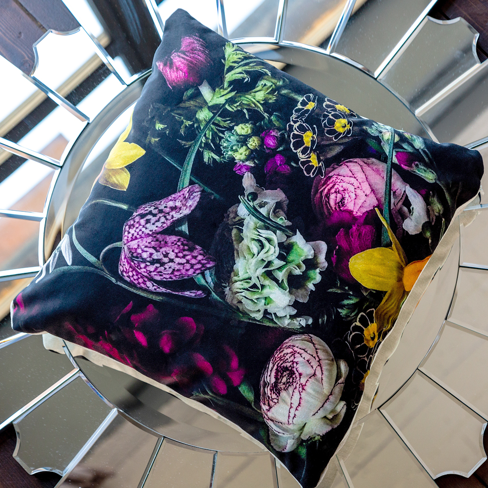 4112114 Интерьерная подушка «Cyclamen» Object Desire  - Вид №1