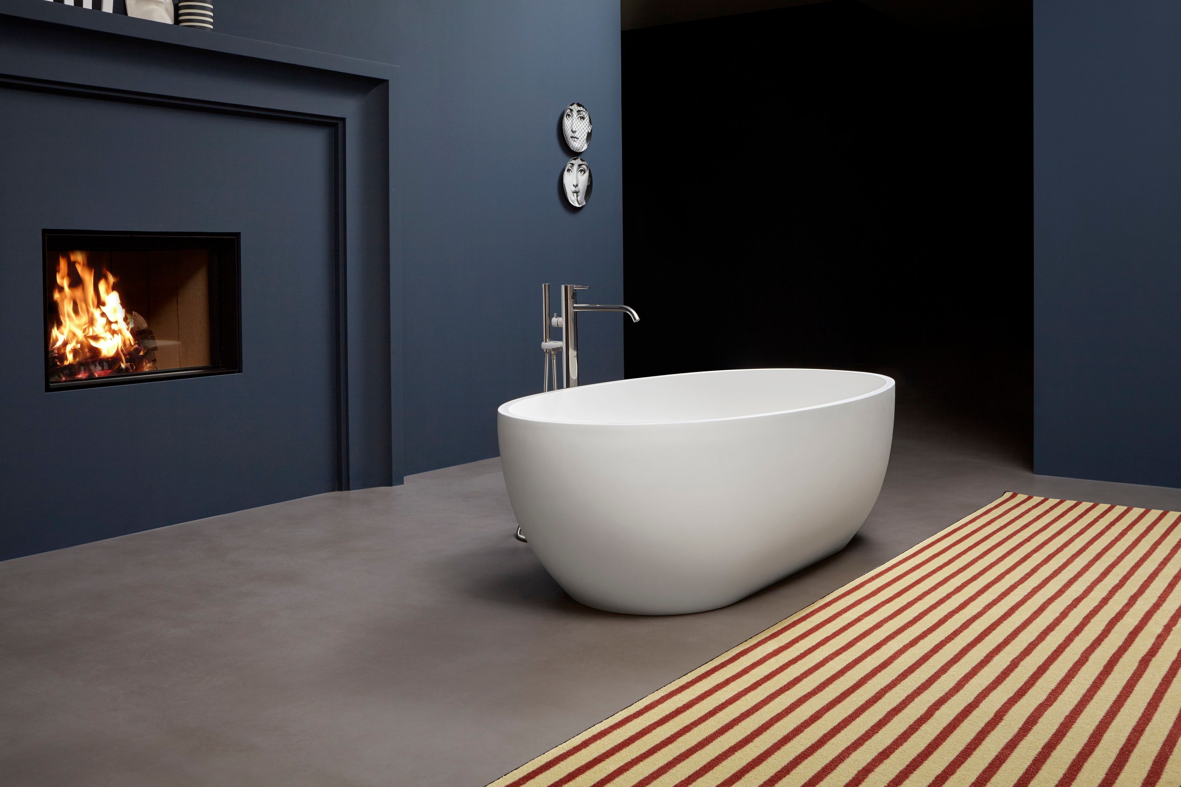 Овальная ванна в центре комнаты в Flumood® Antoniolupi REFLEXLIGHT ARCH-00134929 - Вид №1