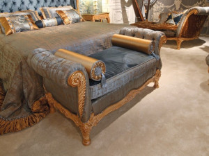 Мягкая скамейка из ткани