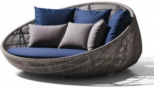 B&B Italia Outdoor 2-х местный садовый диван из полиэтилена Canasta '13