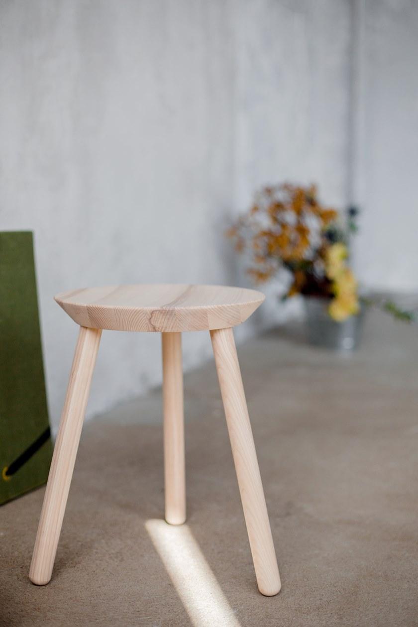 EMKO Низкий табурет из массива дерева Naïve Naive sun-id-1345361 - Вид №1