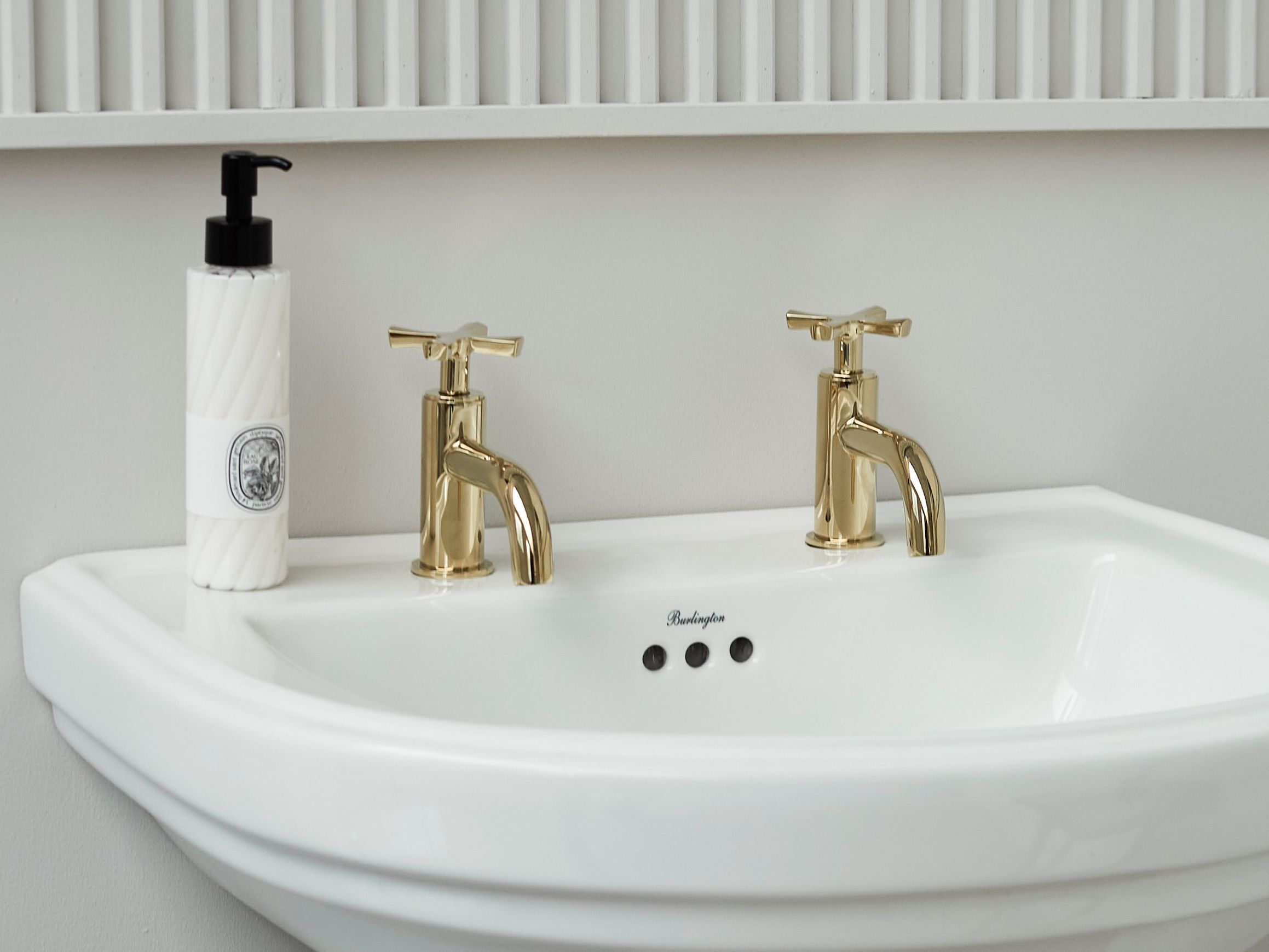 Смеситель для раковины с 2 отверстиями Burlington RIVIERA ARCH-00033095