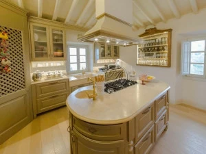 GH LAZZERINI Кухня из массива дерева на заказ с островом