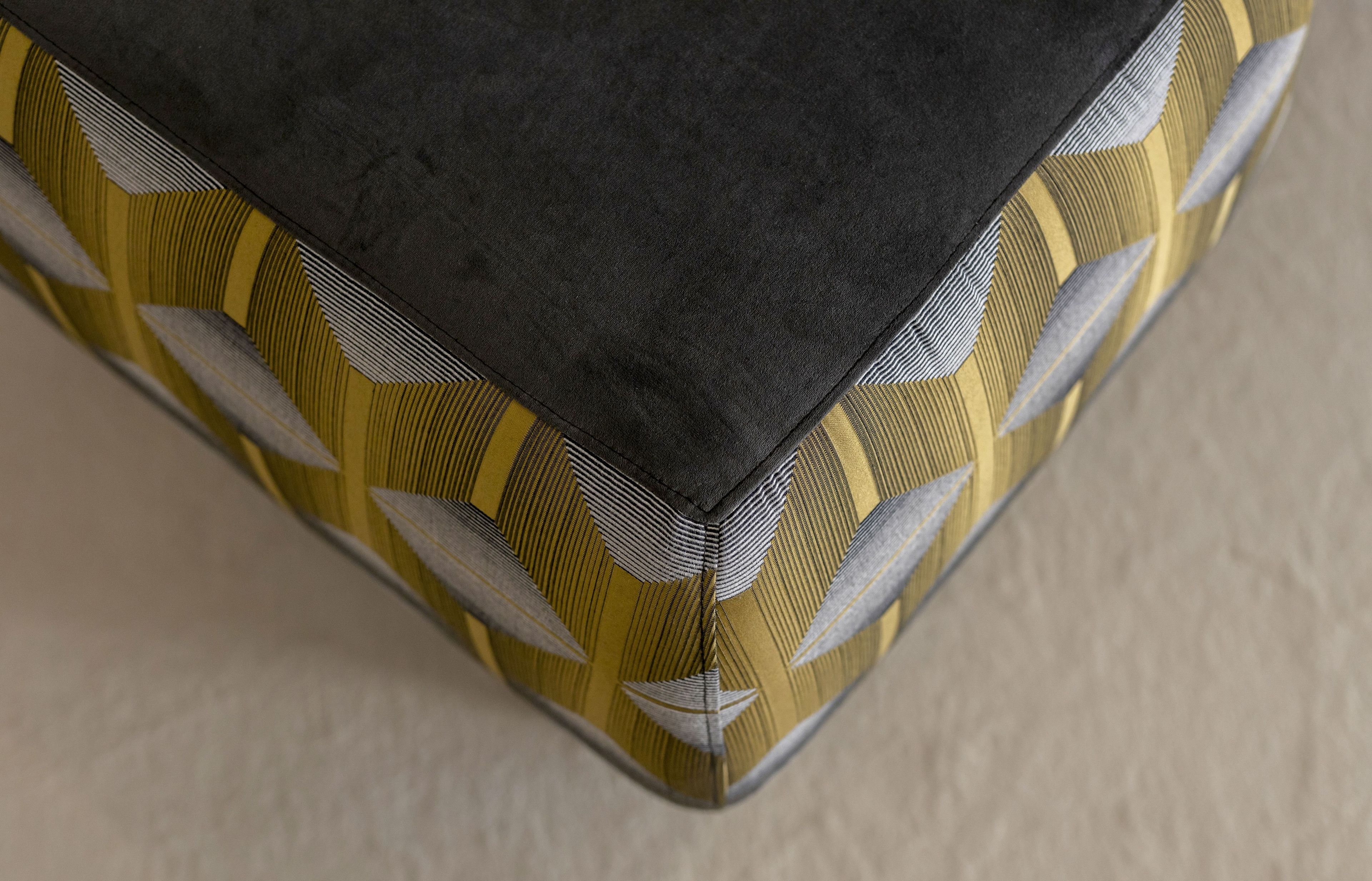 Мягкое кресло из микрофибры и бархата с подлокотниками Stylish Club клуб ARCH-00136825 - Вид №15