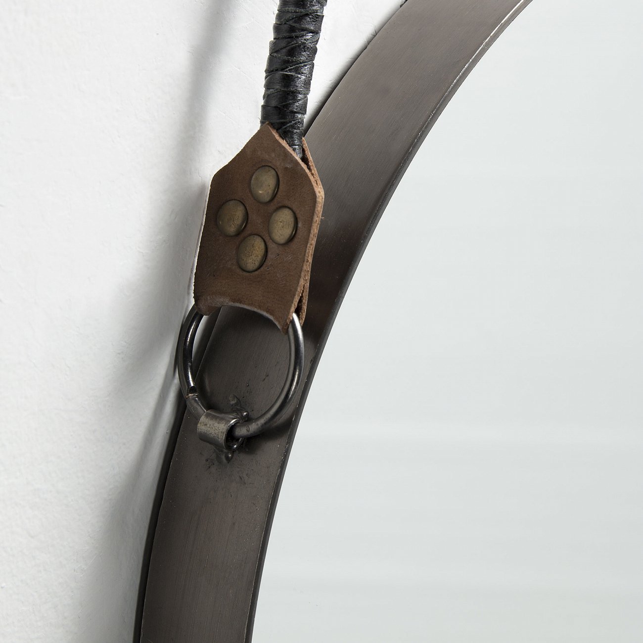 Зеркало на ремне круглое металлическое диаметр 39 см Stiel от La Forma LA FORMA STIEL 342848 Белый  - Вид №2