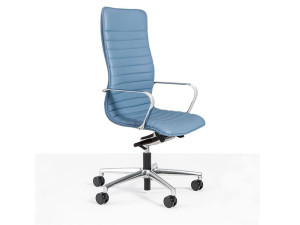 Офисное кресло руководителя