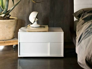 ZANETTE Прикроватная тумбочка из лакированной древесины с ящиками Kairo