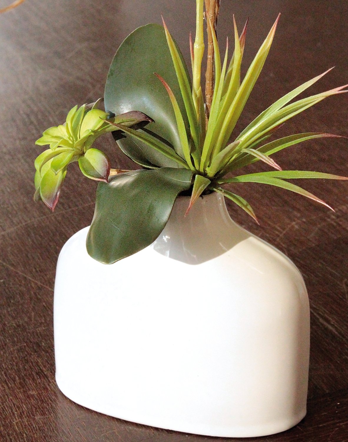 2769 778 a3 Пластиковая орхидея Phalaenopsis в керамической бутылке, 64 см, бежево-белая H-andreas  - Вид №1