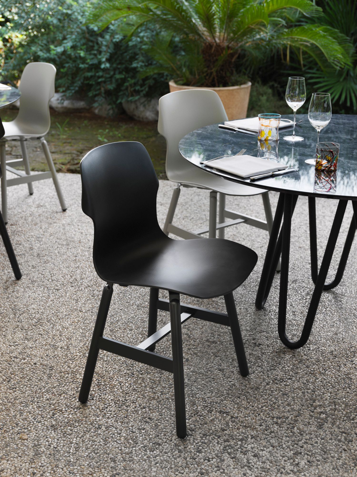 Круглый стол из металла и мрамора Casamania & Horm Медузы ARCH-00139632 - Вид №3