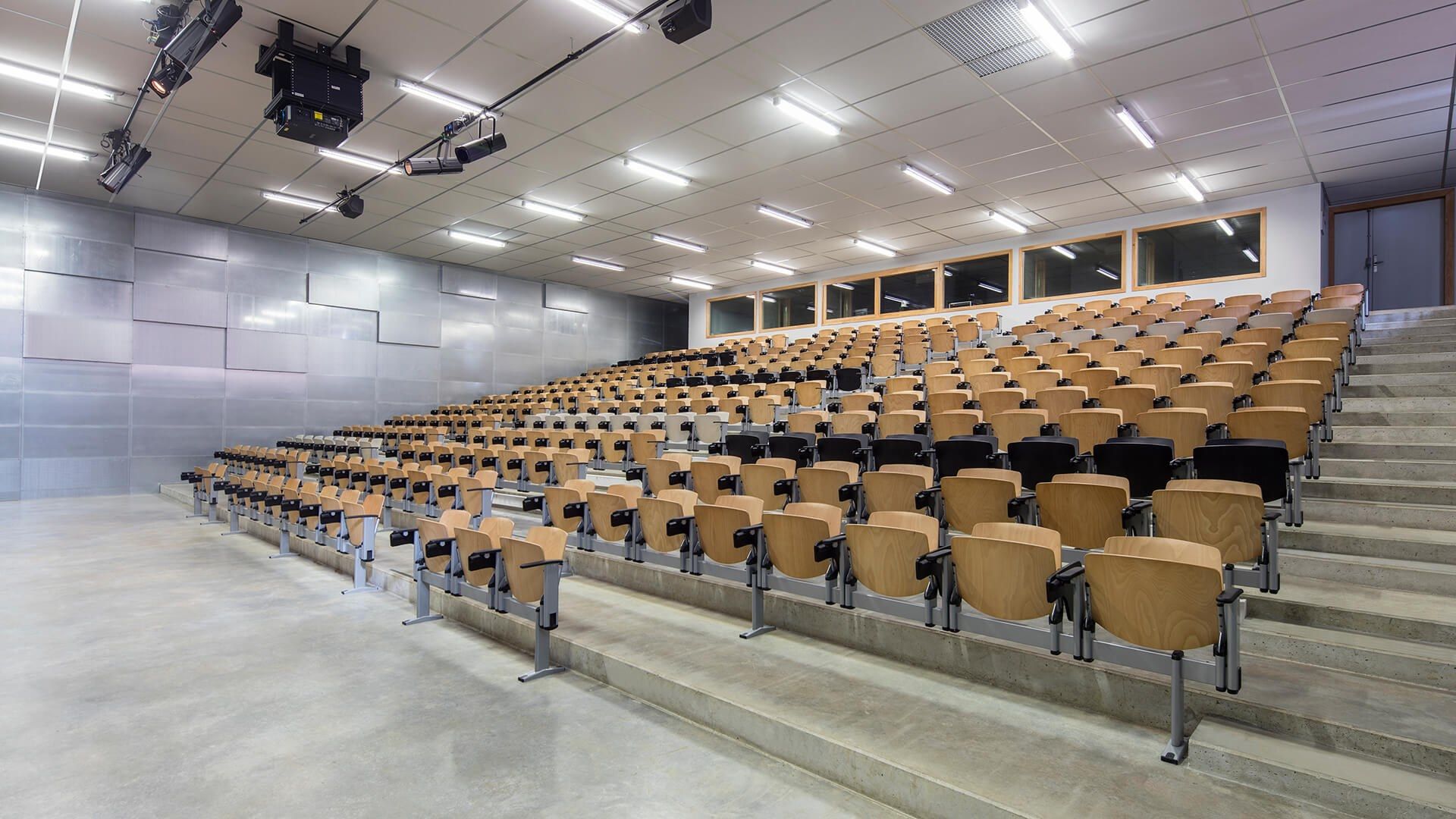 Сиденье на деревянном брусе с подлокотниками с опрокидыванием LAMM New Modulamm ARCH-00022810 - Вид №4