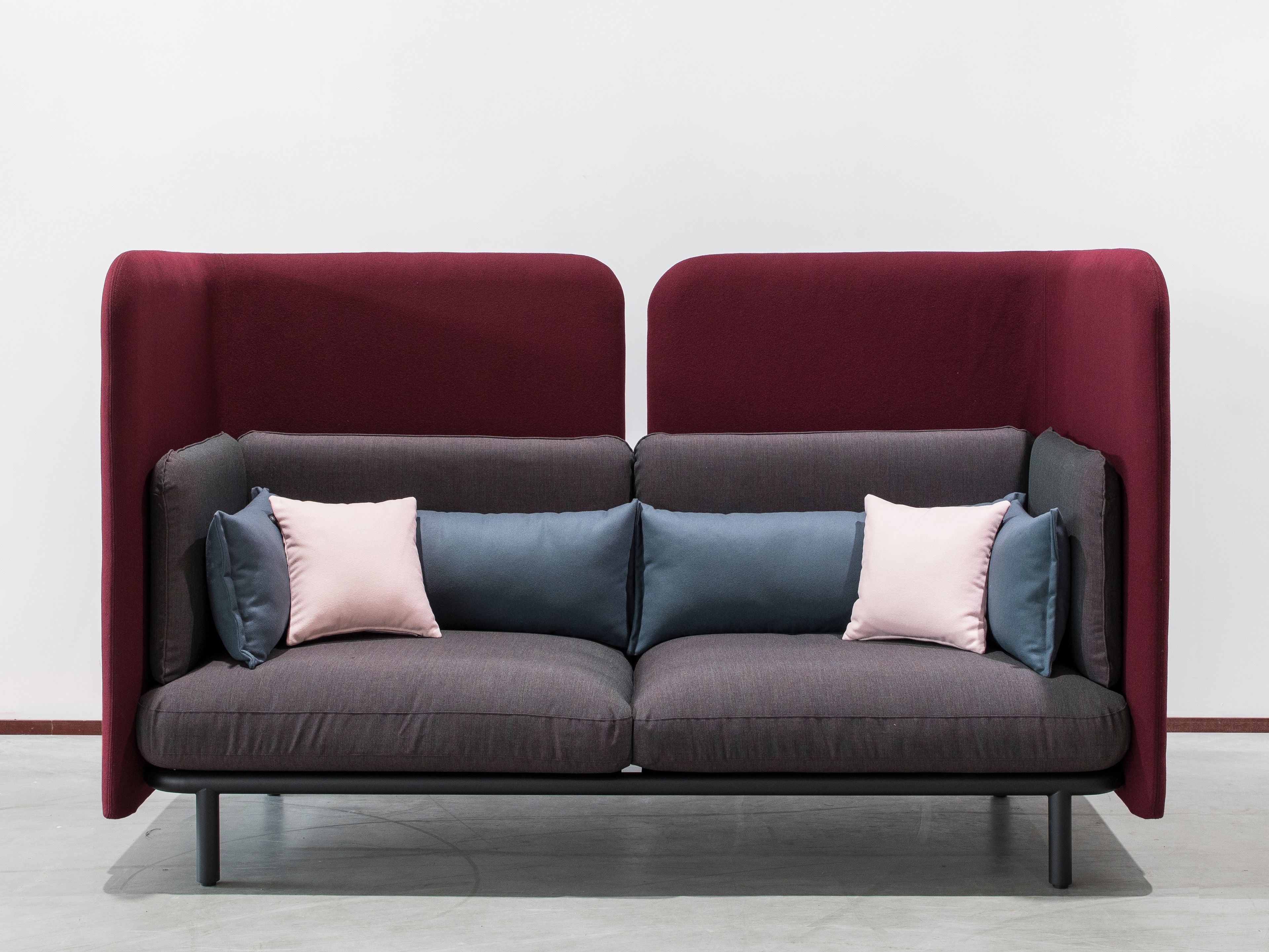 2-местный тканевый диван с высокой спинкой BuzziSpace BuzziSpark ARCH-00040545