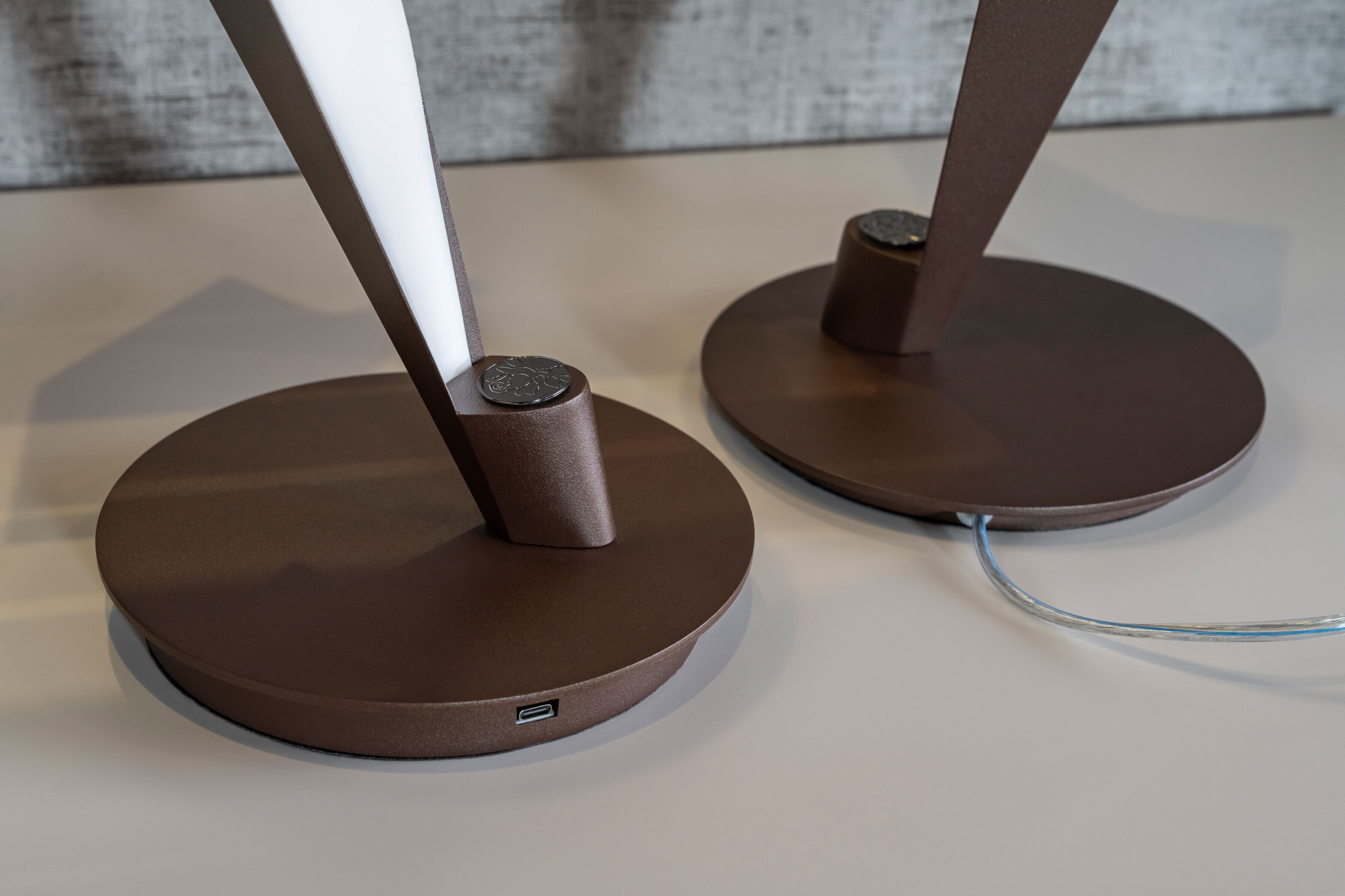 Светодиодная настольная лампа с USB-разъемом Bizzotto Italia ARCH-00038826 - Вид №9