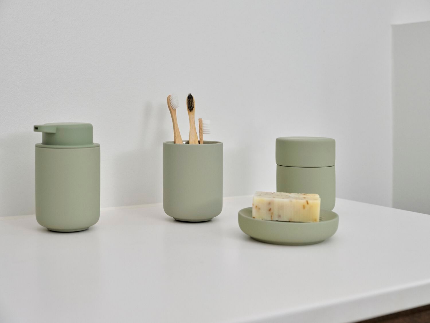 Фарфоровый дозатор мыла ZONE DENMARK Ume ARCH-00138497 - Вид №12