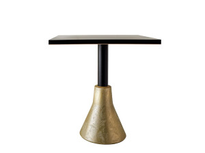 Бетонный стол