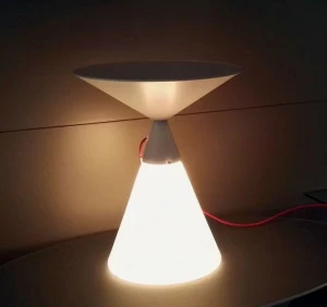 Italy Dream Design Круглый журнальный столик из яркого металла