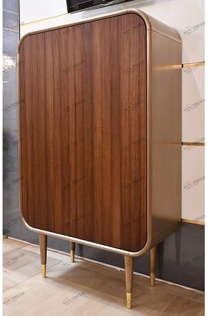 Arnaboldi Interiors Буфет из орехового дерева с распашными дверцами sun-id-1487636