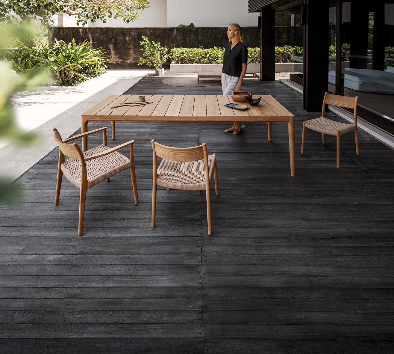 Стул для сада из тикового дерева Gloster ARCH-00021648