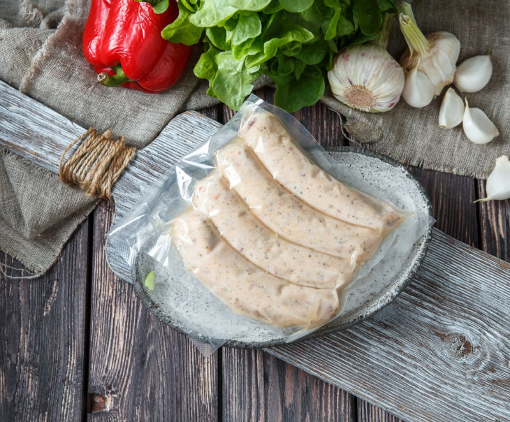 4727 Колбаски для жарки "Братвурст" с вялеными томатами Вкусляндия  - Вид №2