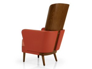 Кресло с подлокотниками