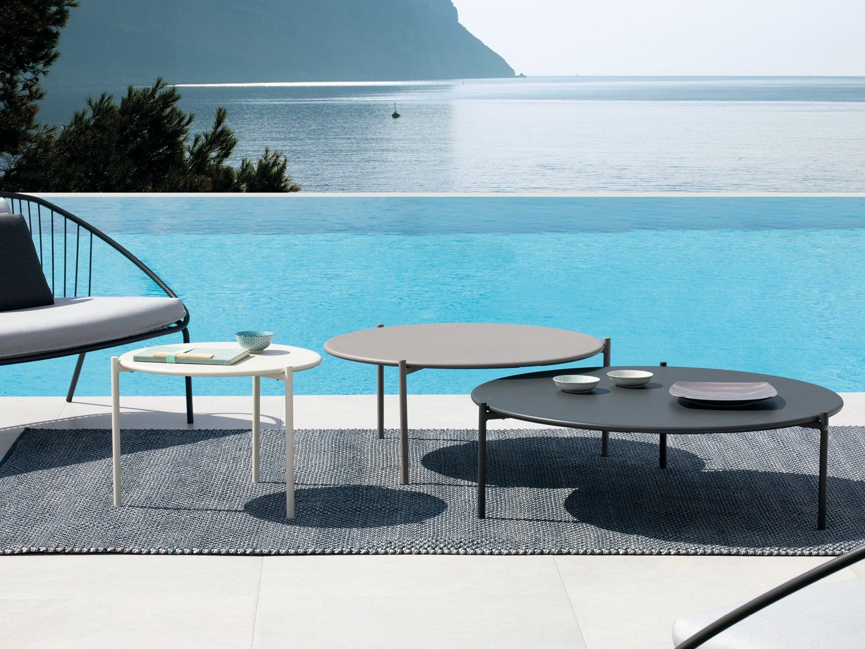 Алюминиевый круглый журнальный столик Vermobil воздух ARCH-00113654 - Вид №2