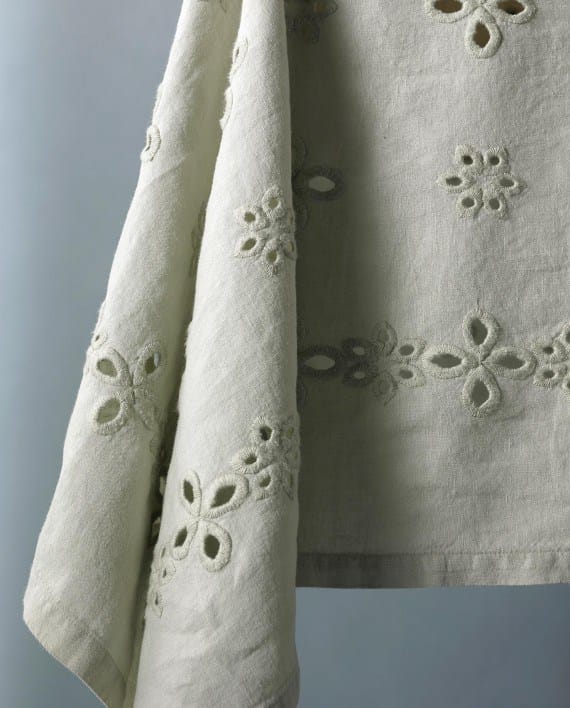 Вышитая льняная скатерть Society Limonta ARCH-00136111