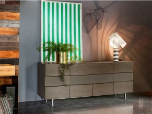 Devina Nais Буфет из массива дерева с распашными дверцами Twins