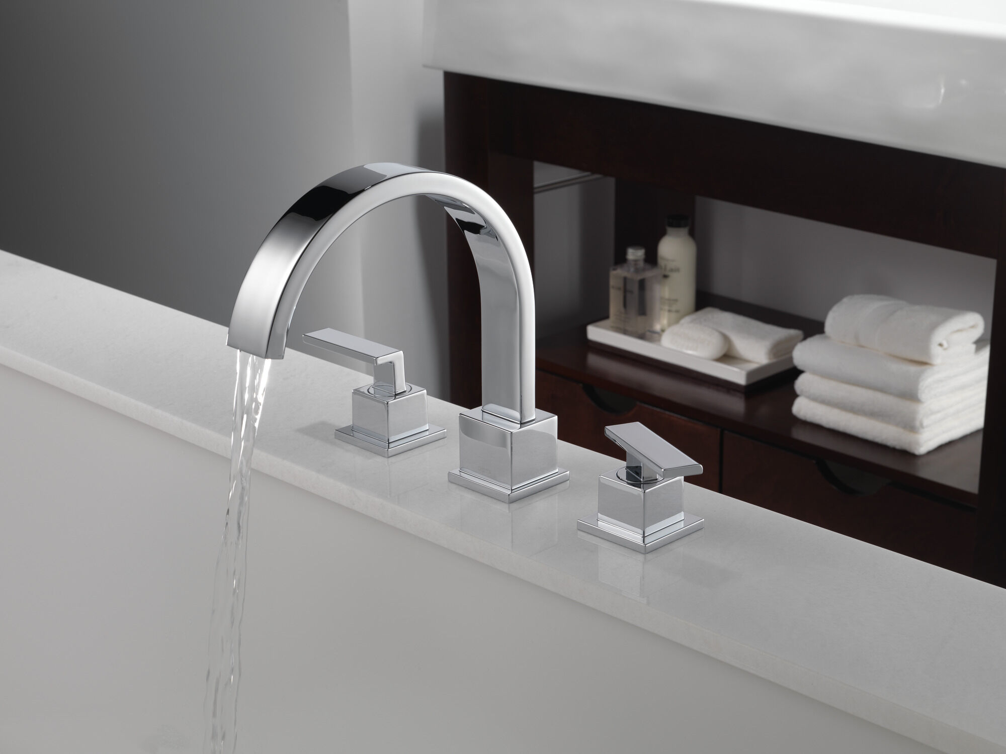 T2753-CZ Римская ванна Delta Faucet Vero Шампанское бронза - Вид №3