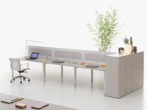 Многосторонний прямоугольный стол со звукопоглощающими перегородками