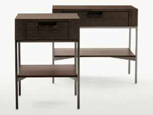 Журнальный столик / тумбочка из массива дерева