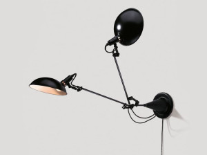 Регулируемый настенный светильник