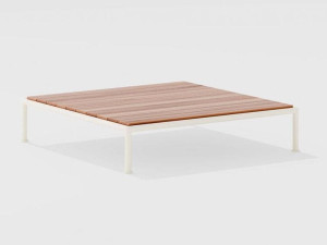 Низкий квадратный стол из тикового дерева