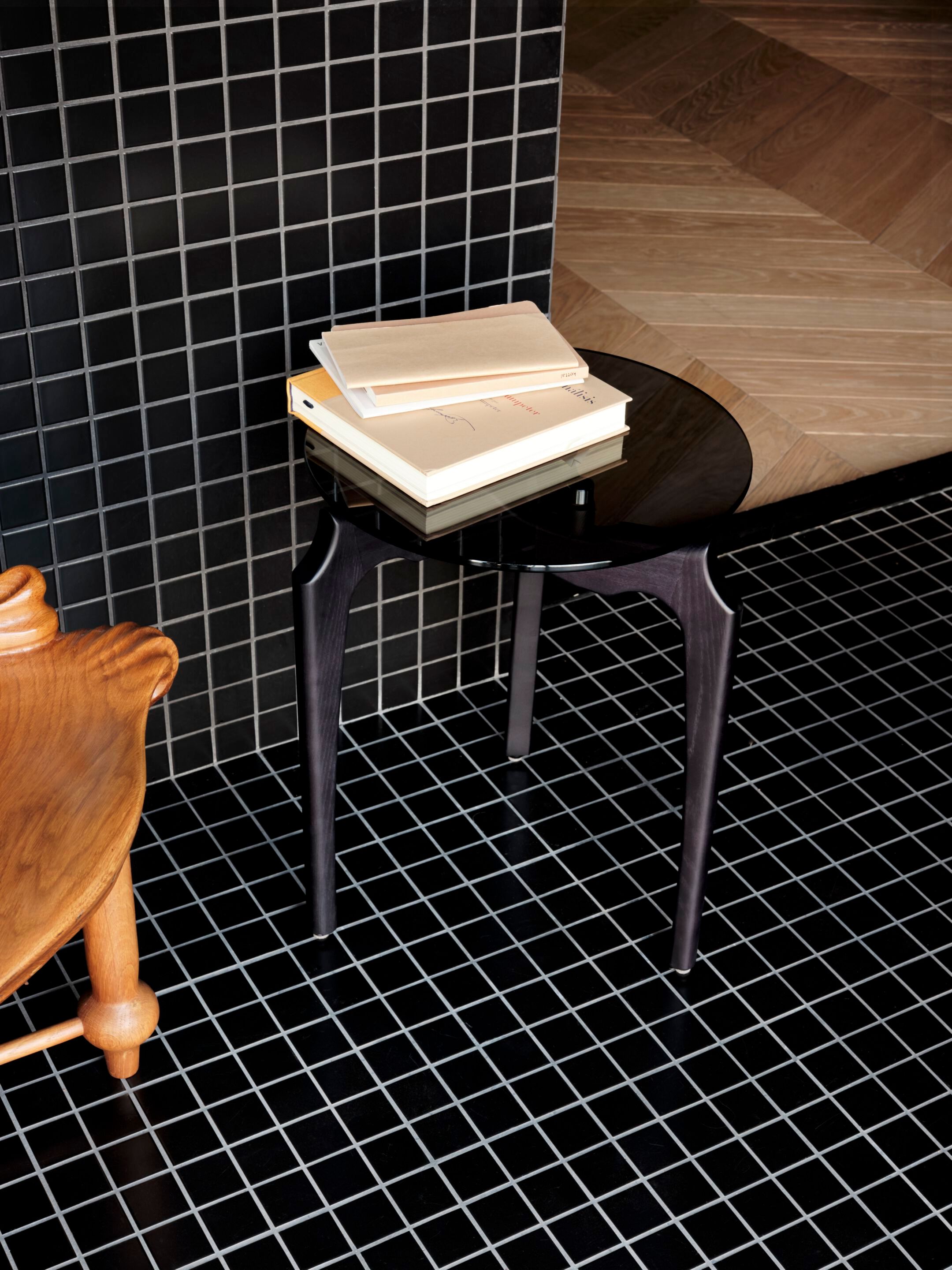 Круглый журнальный столик из дерева и стекла BD Barcelona Гаулино ARCH-00062936 - Вид №10