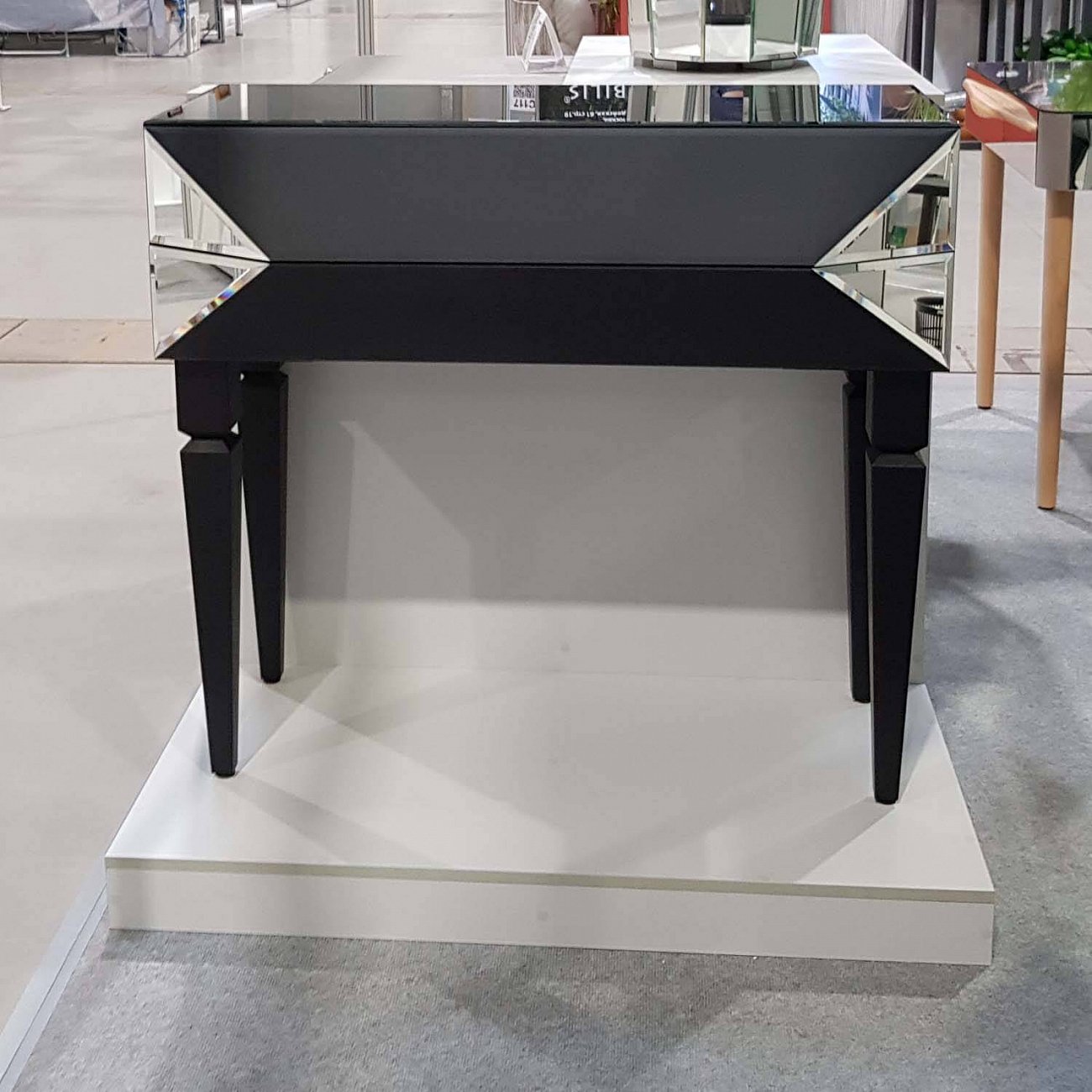 Консоль черная с ящиками и зеркальной отделкой "Роялти" GRAUM  304049 Черный  - Вид №8