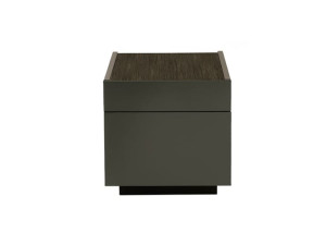 Деревянный низкий офисный шкаф