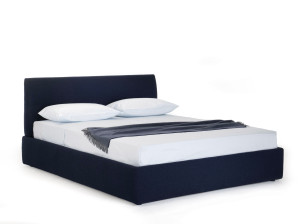 Двуспальная кровать с мягким изголовьем