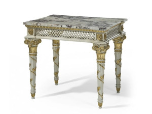 Лакированный журнальный столик с мраморной столешницей