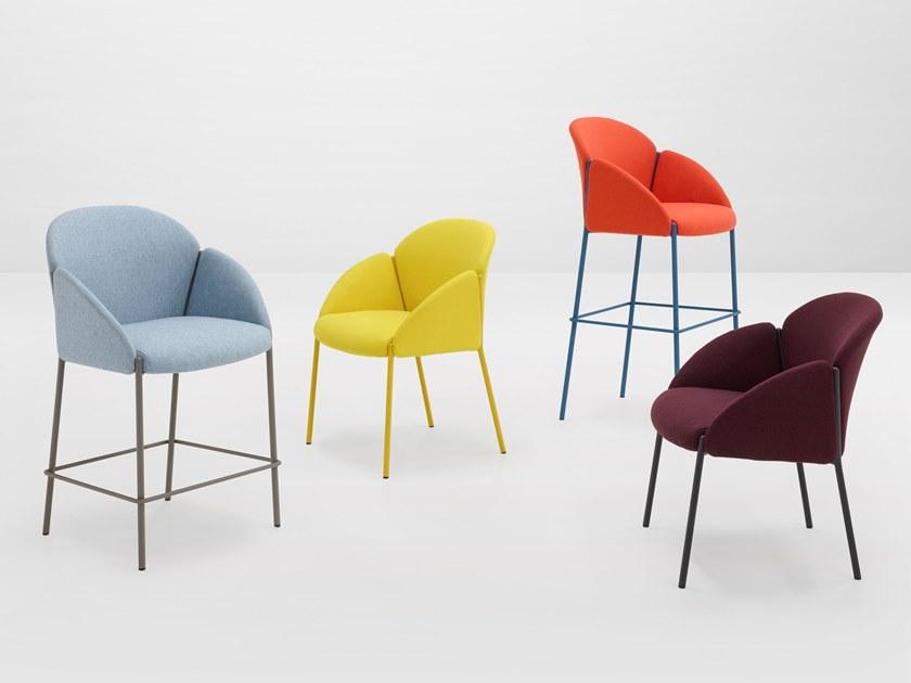 Artifort Высокий табурет из ткани с подлокотниками со спинкой Andrea sun-id-1435213 - Вид №3