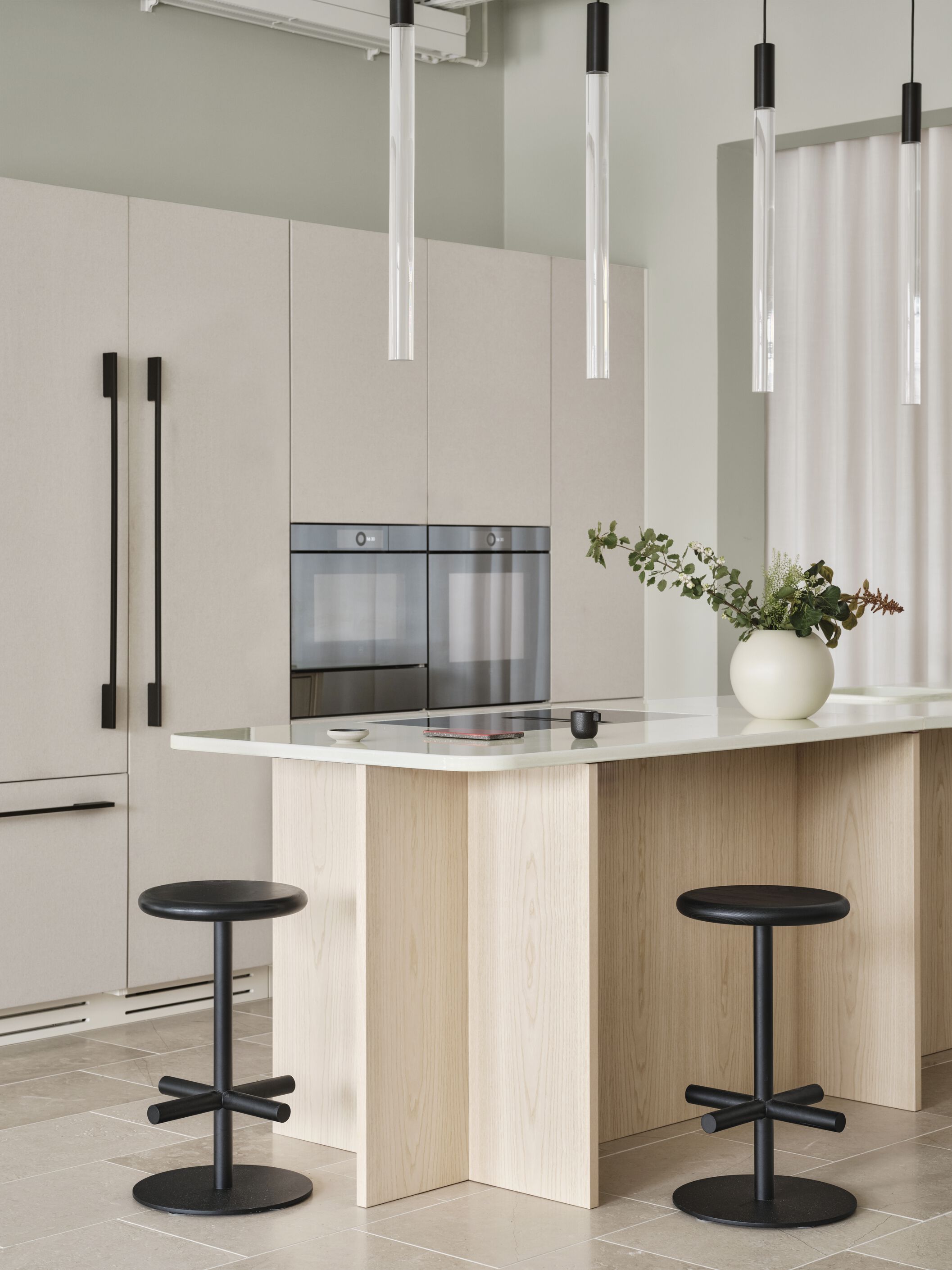 Высокий круглый стальной журнальный столик Bla Station OXO ARCH-00134065 - Вид №5