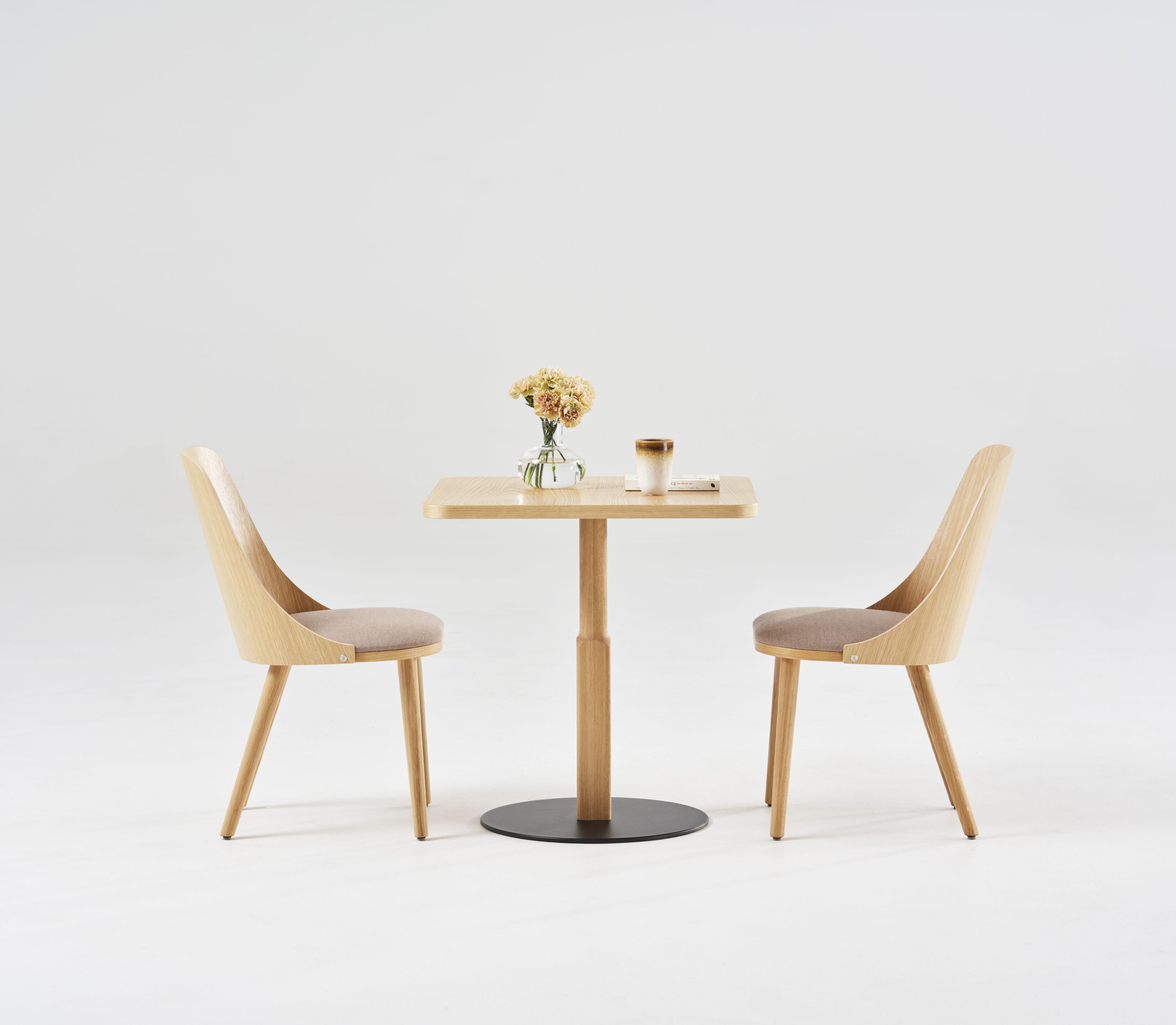 Стул с мягким сиденьем с подлокотниками Karl Andersson Sander ARCH-00057109 - Вид №1