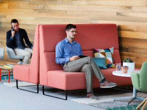 2-местный модульный тканевый диван с высокой спинкой