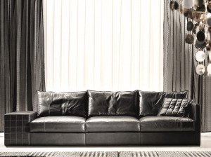Кожаный диван