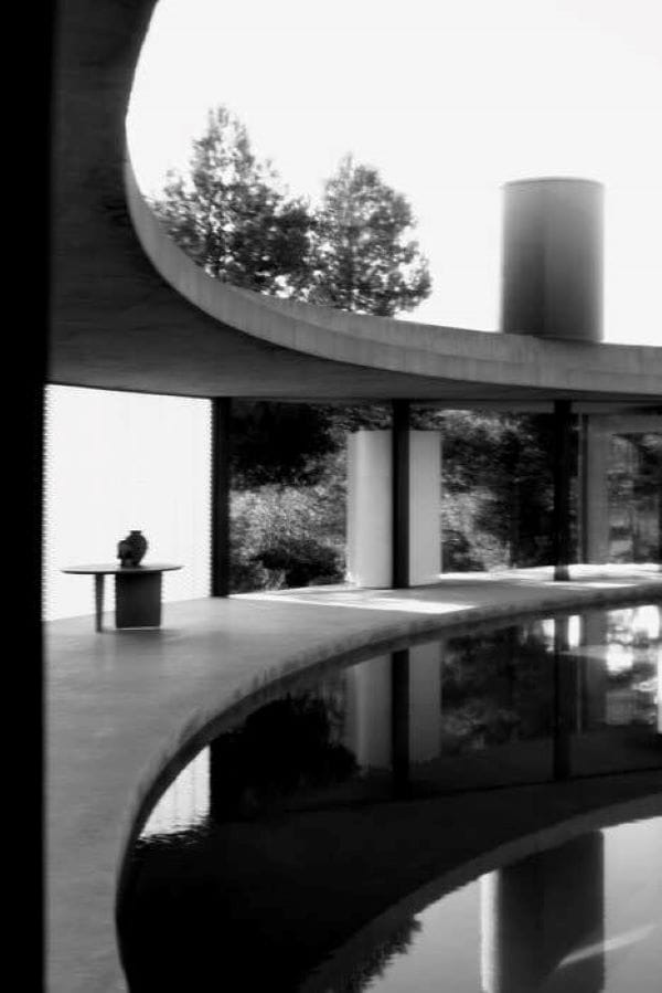 Бетонный круглый садовый стол B&B Italia Outdoor Тоби-Иши ARCH-00003002 - Вид №5