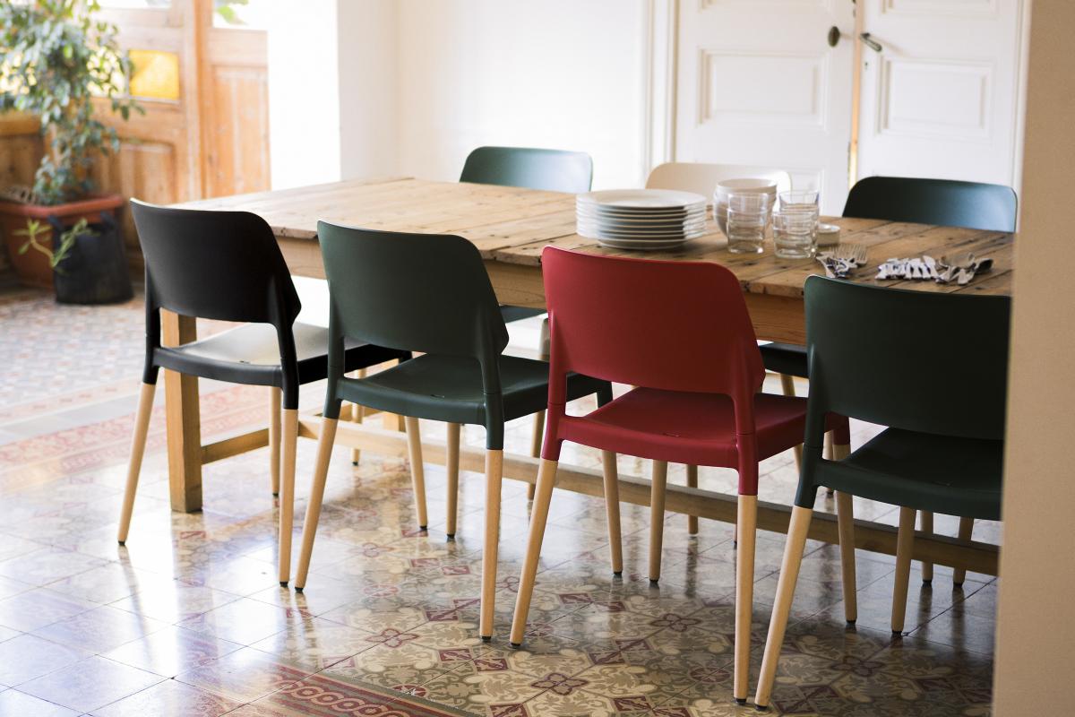 077644 Стул серый Santa & Cole Belloch Santreyd 