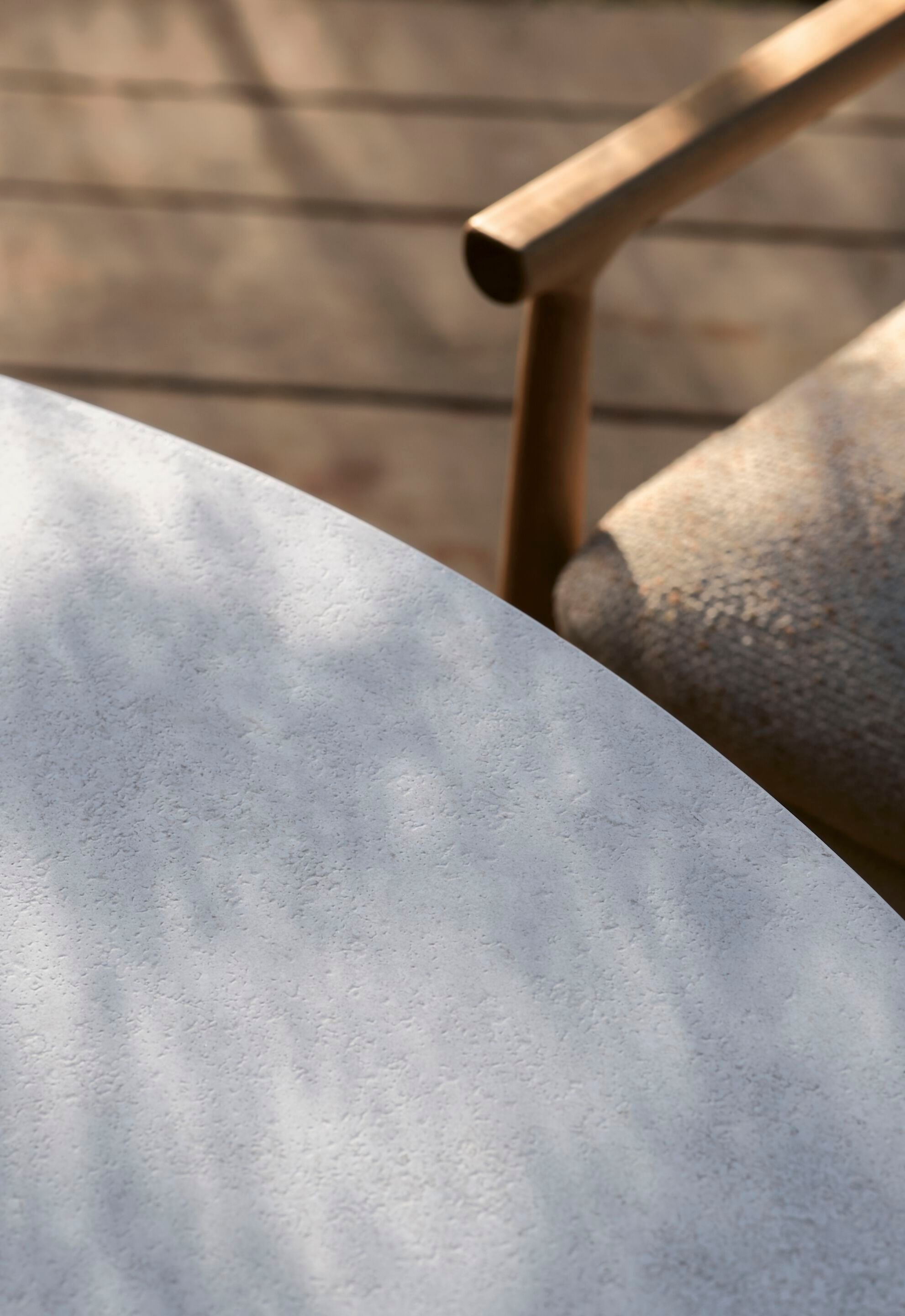 Круглый обеденный стол из тикового дерева с колесами MANUTTI Ogado ARCH-00080134 - Вид №9