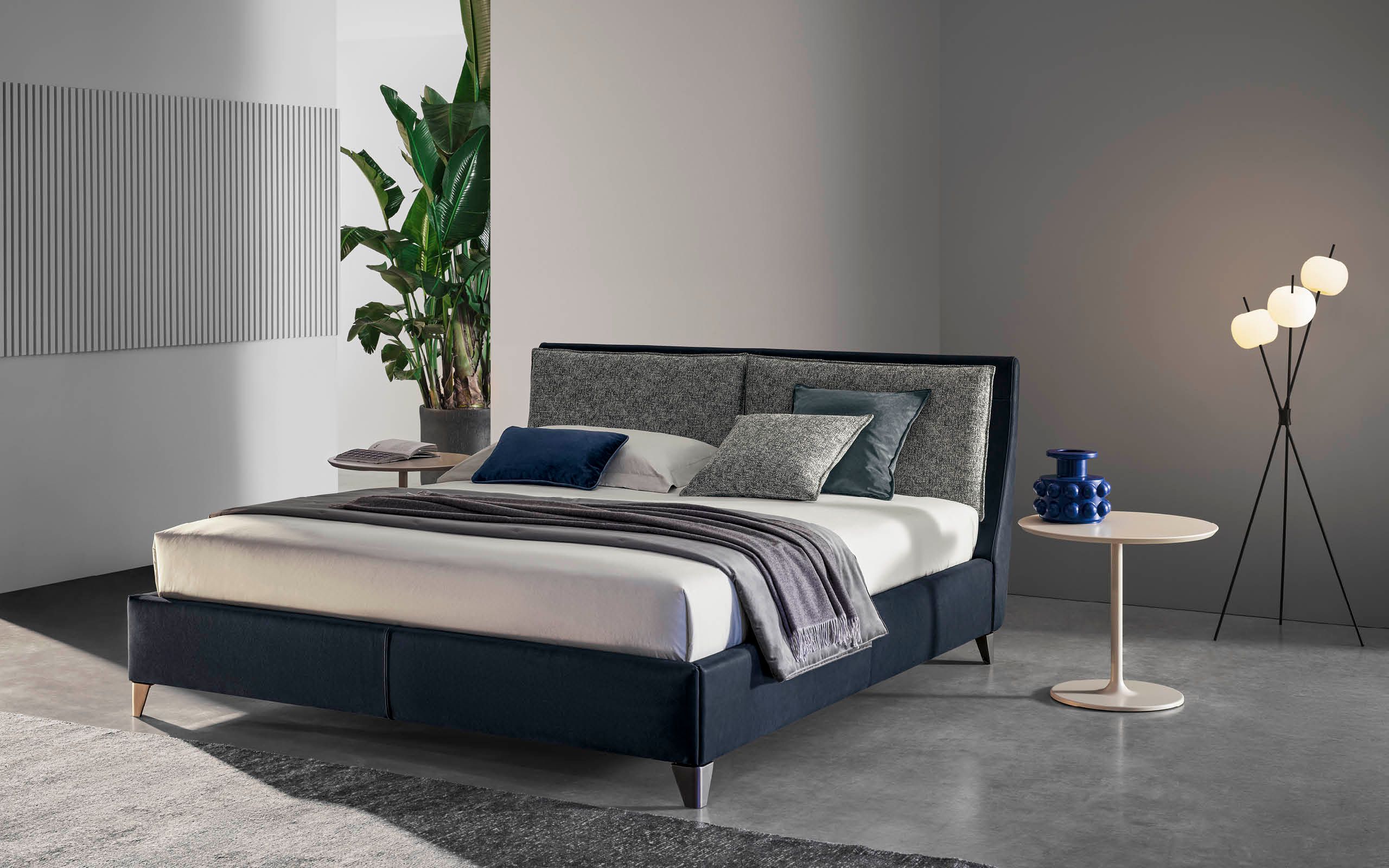 Кожаная двуспальная кровать с мягким изголовьем Twils пентхаус ARCH-00118007 - Вид №2