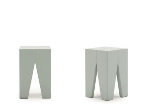 Деревянный низкий стул