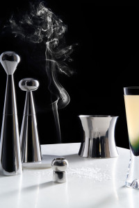 Измельчить соль и перец