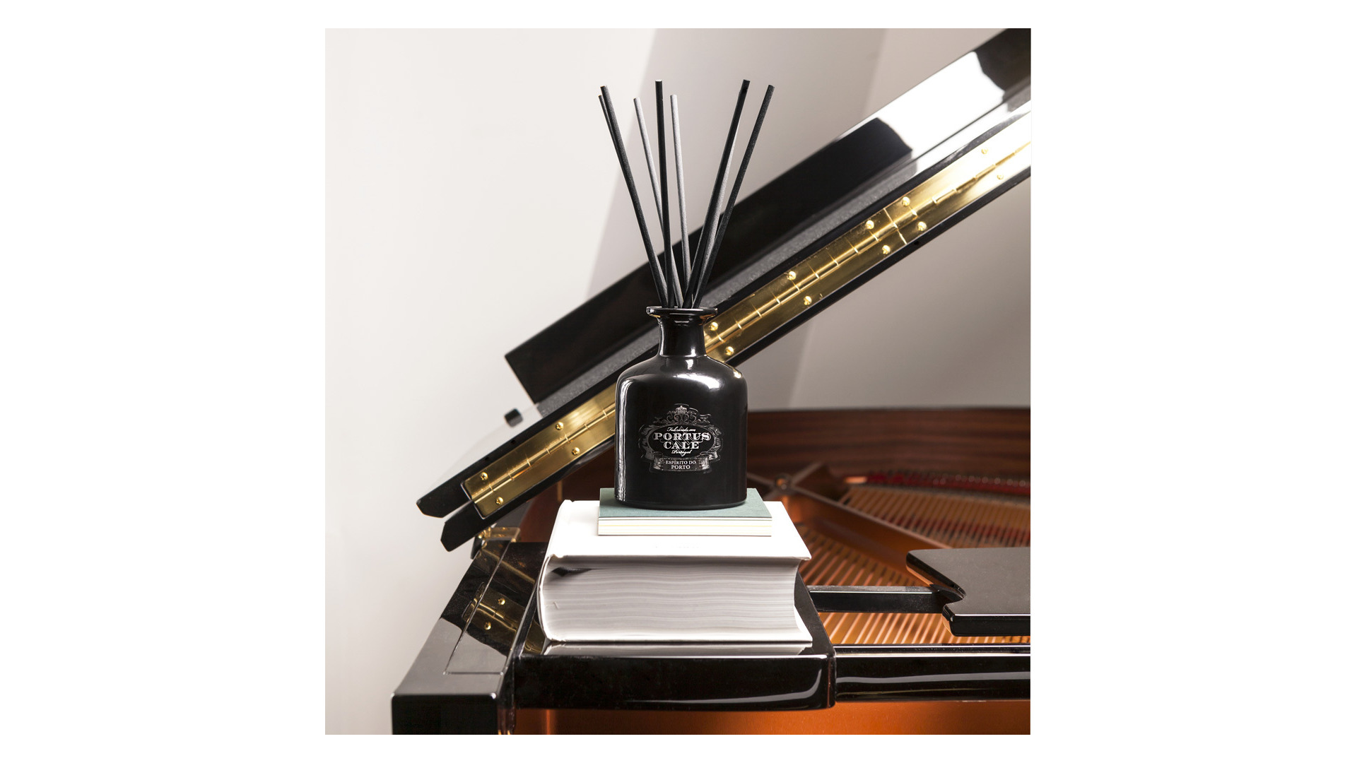 10673690 CASTELBEL Диффузор ароматический CASTELBEL Порт Кале Черное издание 250мл, стекло Стекло  - Вид №1